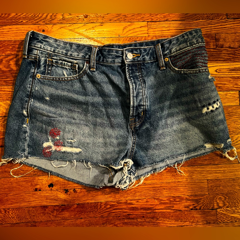 Cute RWB jean shorts!